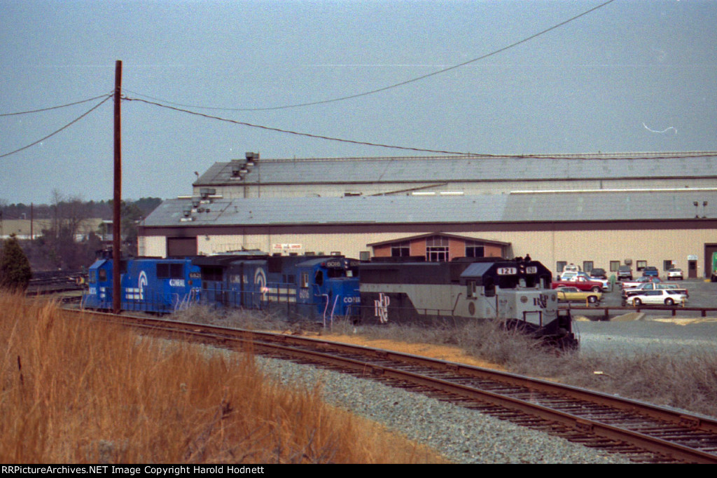 RFP 121 leads two Conrail units